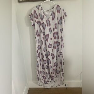 Maxi leopard print round hem dress. Medium